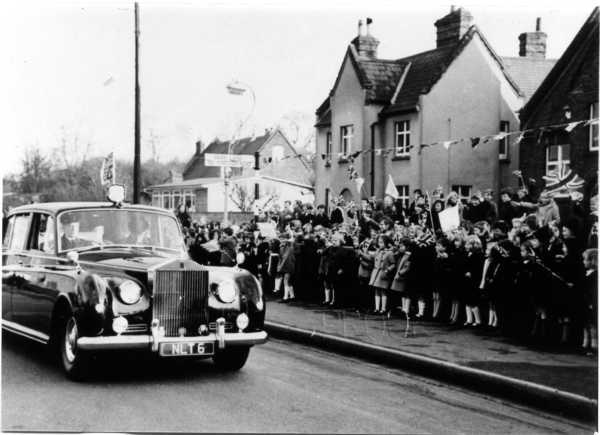 600x435 pixels (31K)