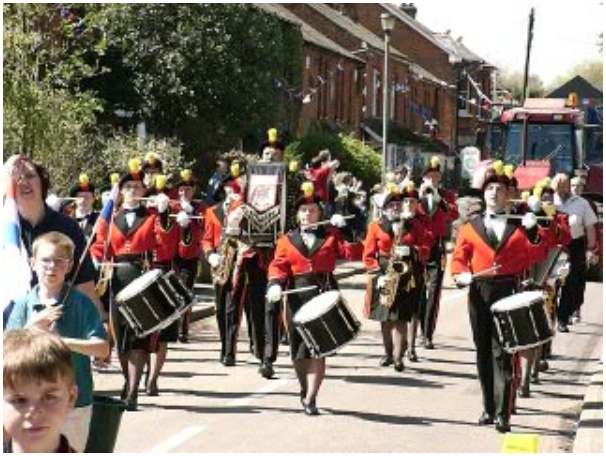 584x433 pixels (132K)